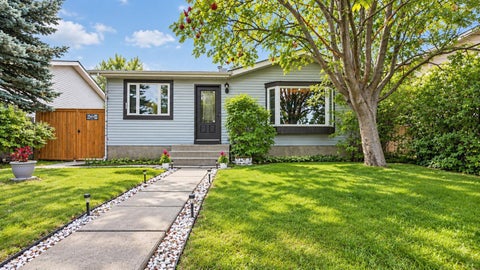 Photo of 55 Macewan Park Way NW, Calgary, AB T3K 3E4 (MLS # A2339225)