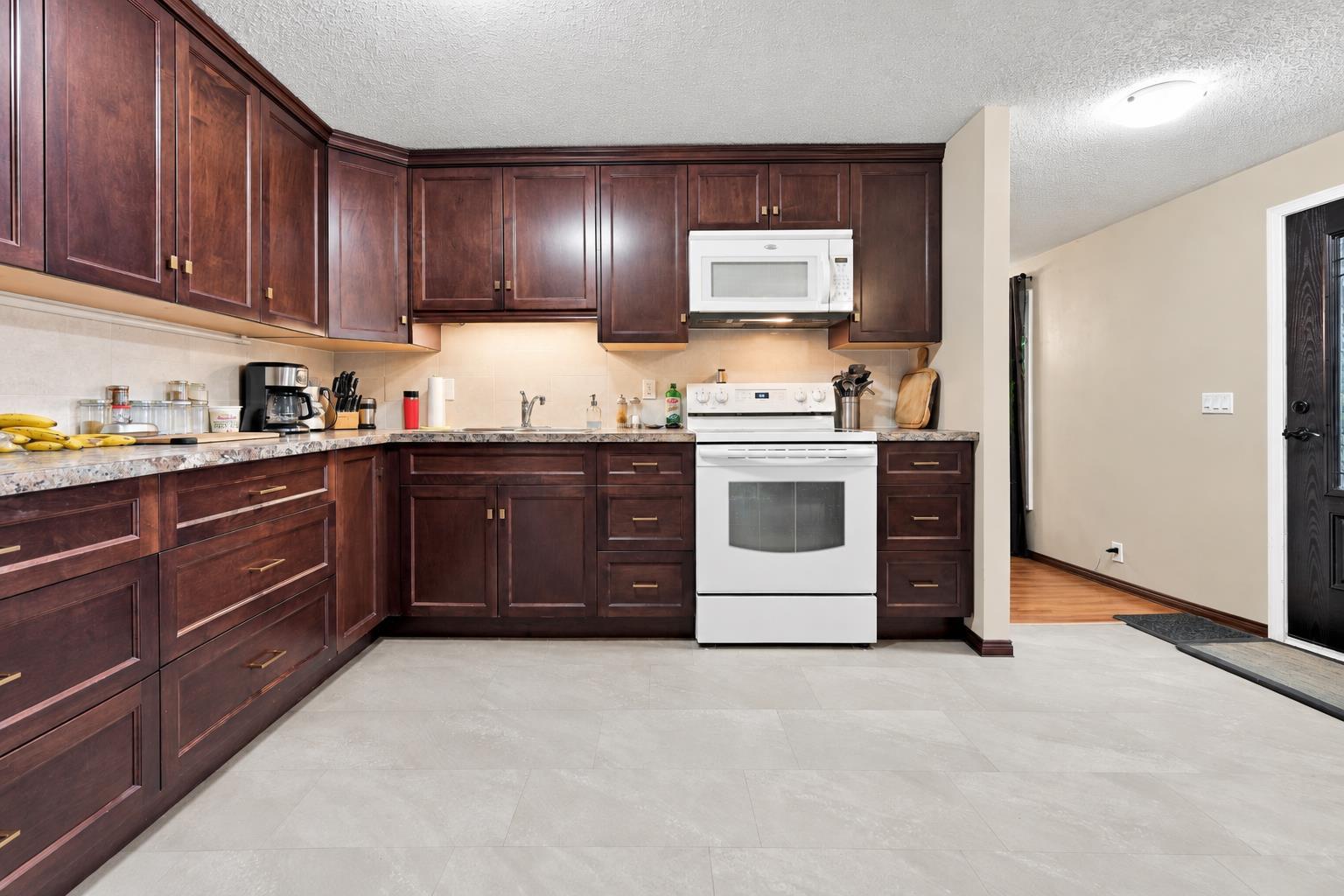 55 Macewan Park Way NW