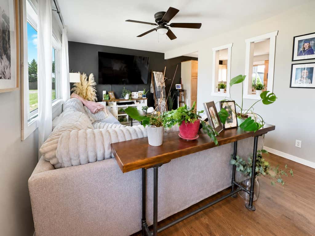 Photo of 124 4 Avenue, Strathmore, AB T1P 1B9 (MLS # A2333274)