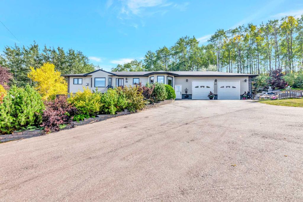 Photo of 317 6 Avenue, Paradise Hill, SK S0M 2G0 (MLS # A2316371)