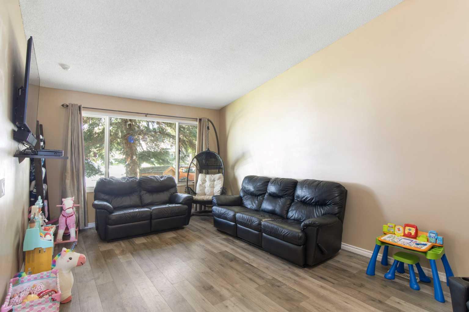 79 Templegreen Drive NE