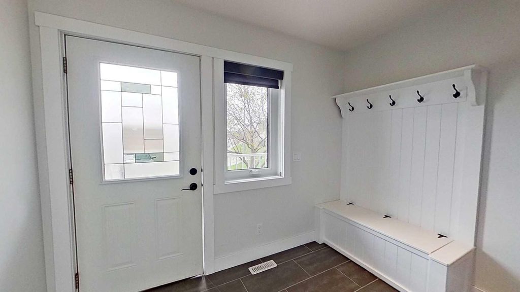 Photo of 29 Sunrise Close SE, High River, AB T1V 1Z3 (MLS # A2308997)