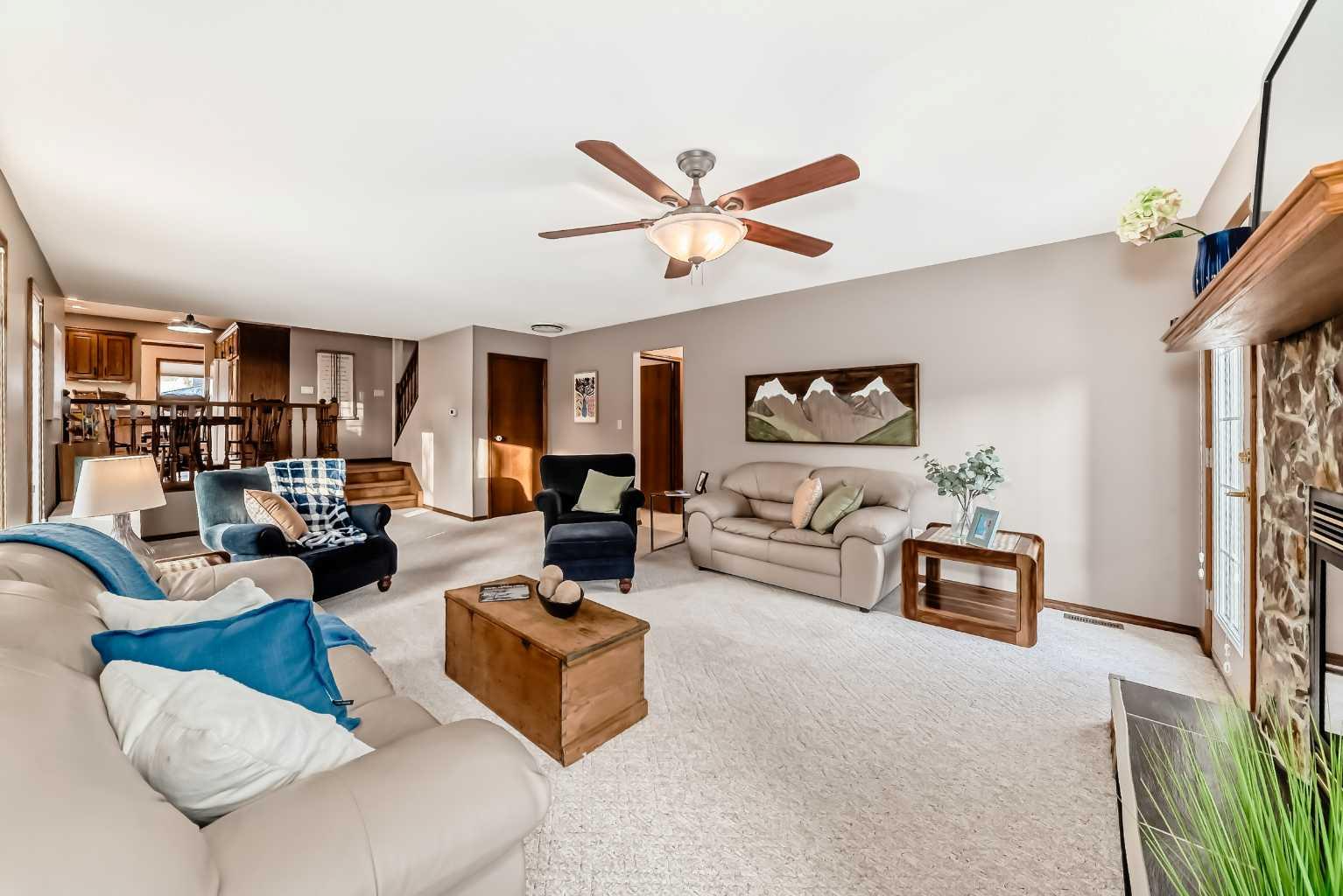 128 Dickenson Crescent