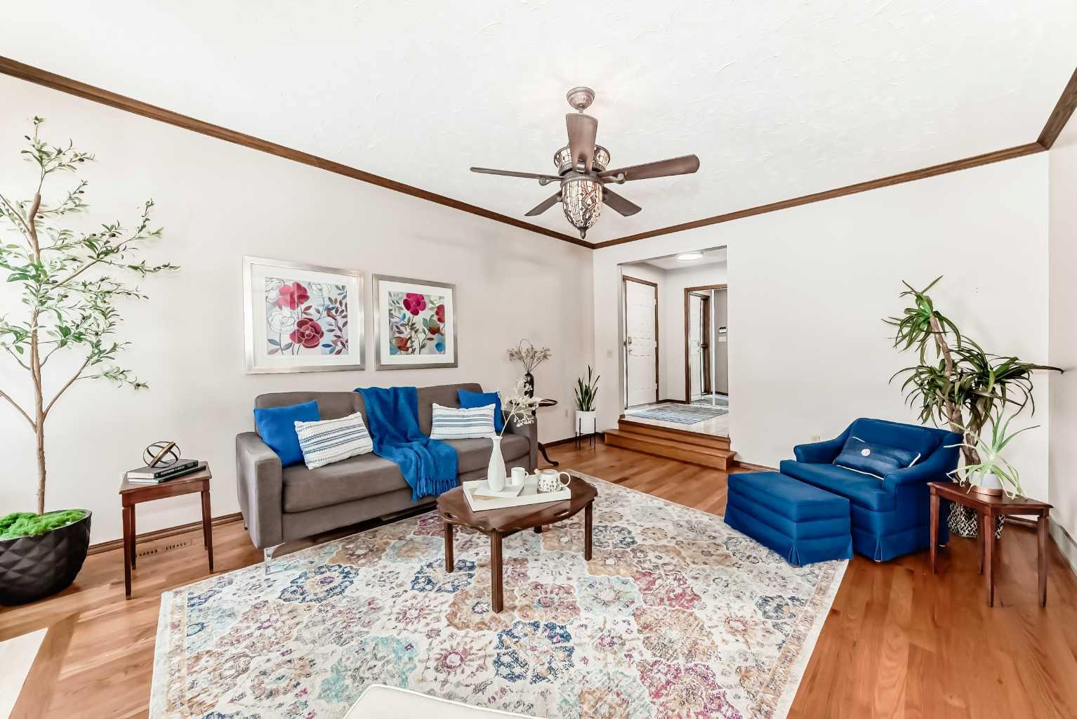 128 Dickenson Crescent