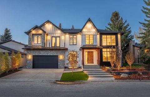 620 Varsity Estates Crescent NW Calgary AB T3B 3C3