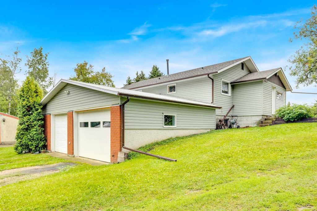 Photo of 431014 Range Road 250 #2, Rural Ponoka County, AB T4J 1R1 (MLS # A2265893)