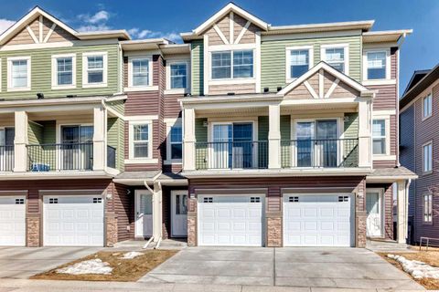 154 Sage Hill Grove NW Calgary AB T3R 0Z8