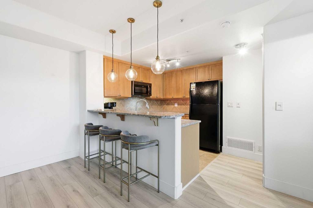 Photo of 836 15 Avenue SW #602, Calgary, AB T2R 1S2 (MLS # A2278162)