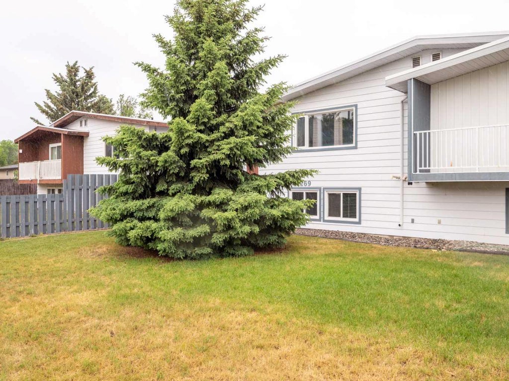 Photo of 269 Laval Boulevard W #3, Lethbridge, AB T1K 4E2 (MLS # A2317204)