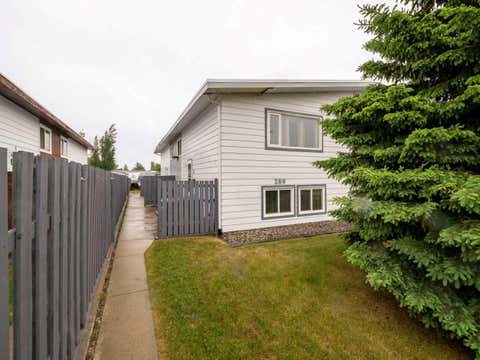 Photo of 269 Laval Boulevard W #3, Lethbridge, AB T1K 4E2 (MLS # A2317204)