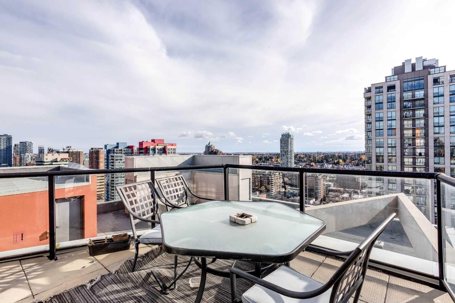 1053 10 Street SW 2311