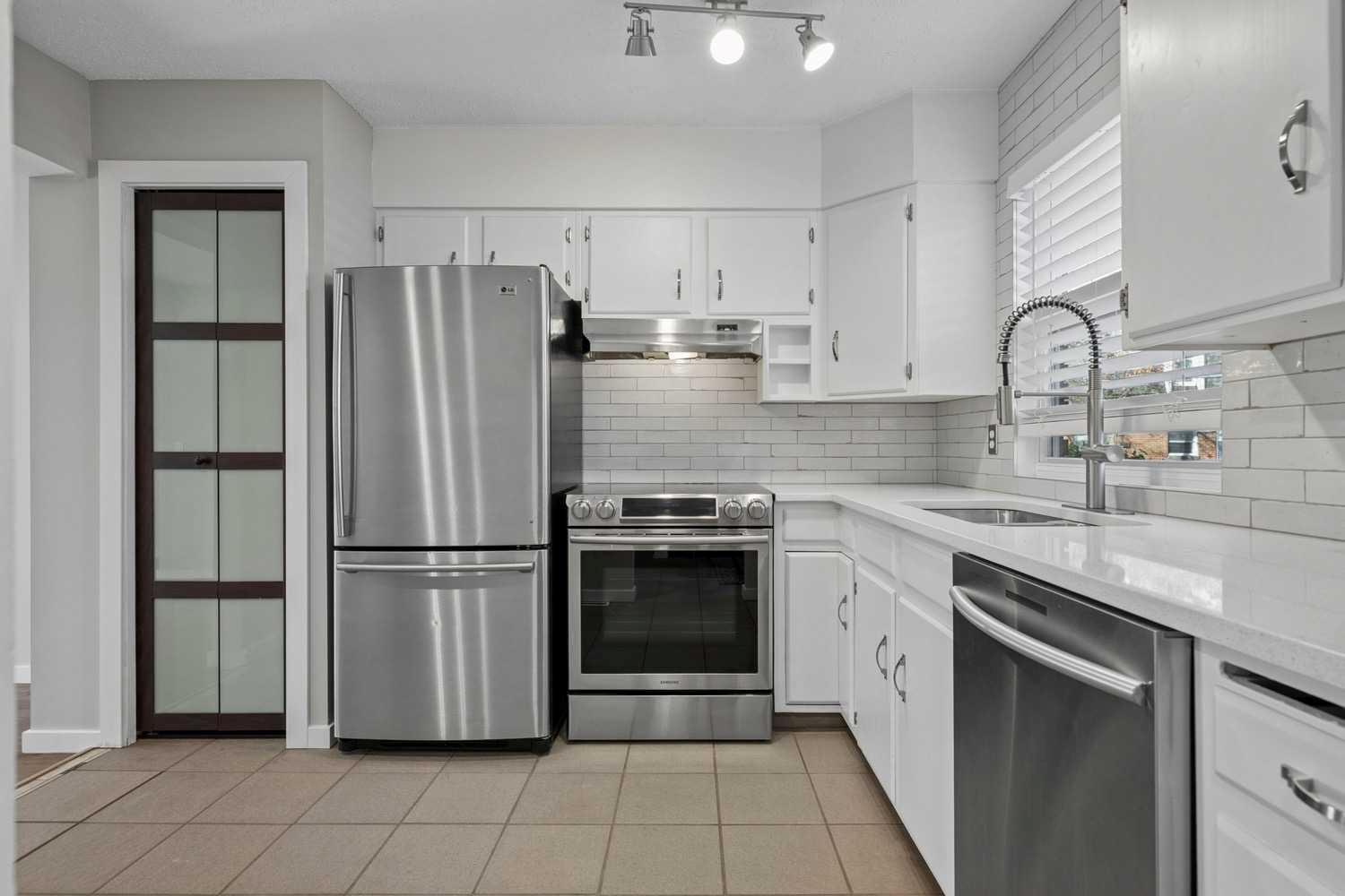 330 Canterbury Drive SW 34