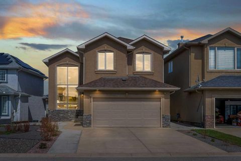 Photo of 273 Everglade Circle SW, Calgary, AB T2Y 4M8 (MLS # A2309653)