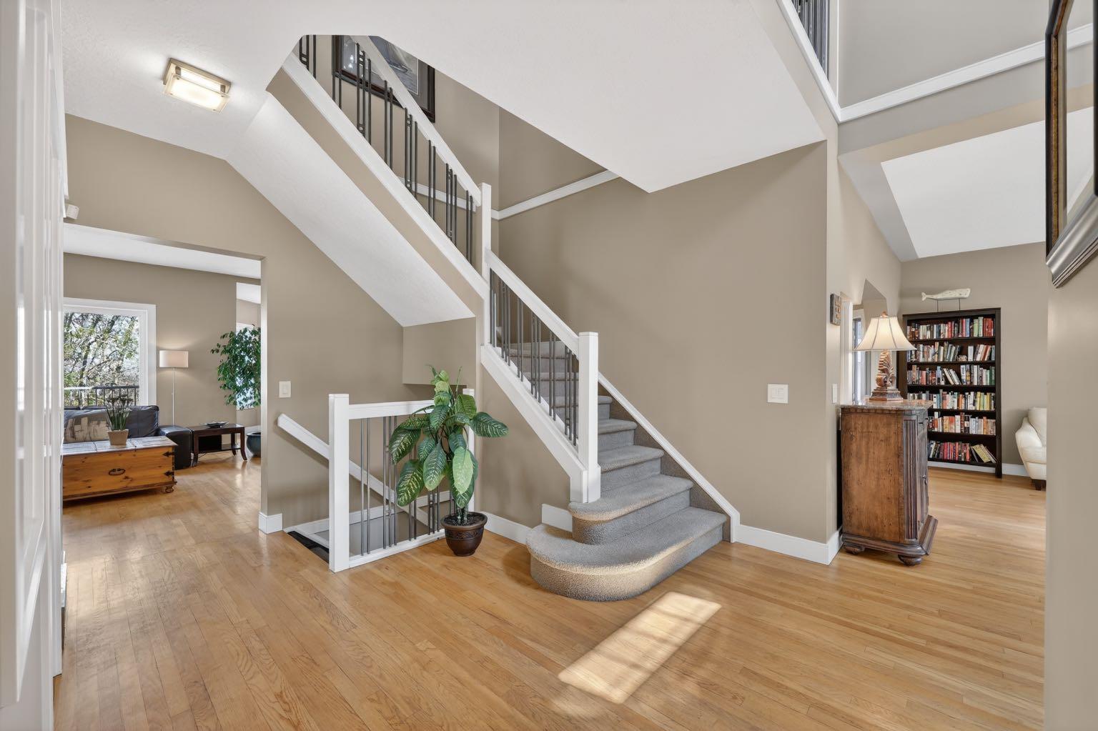 222 Diamond Drive SE