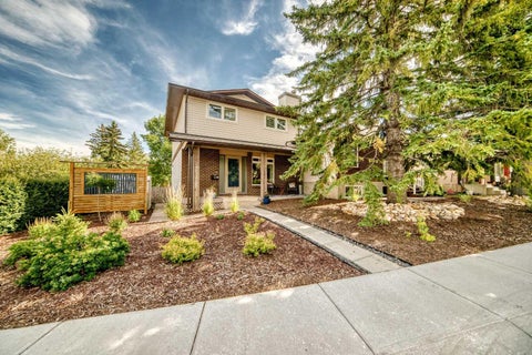 Photo of 6 Edgedale Way NW, Calgary, AB T3A 2P8 (MLS # A2344251)