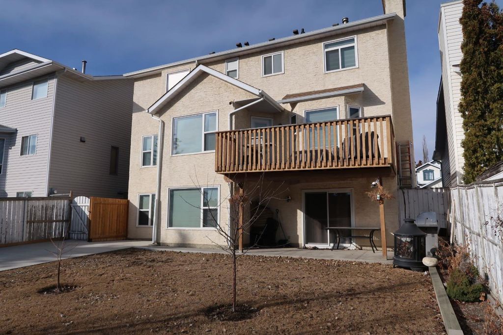 Photo of 200 Hawkbury Close NW, Calgary, AB T3G 3N2 (MLS # A2286558)