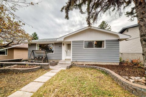 627 Seymour Avenue SW Calgary AB T2W 0N5