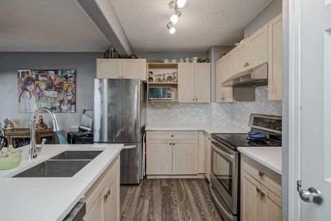 102 Canoe Square SW 7 Airdrie AB T4B 2Z1
