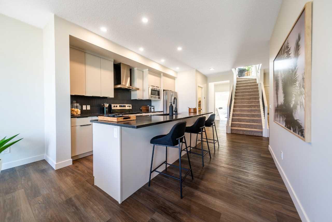 294 Hotchkiss Common SE