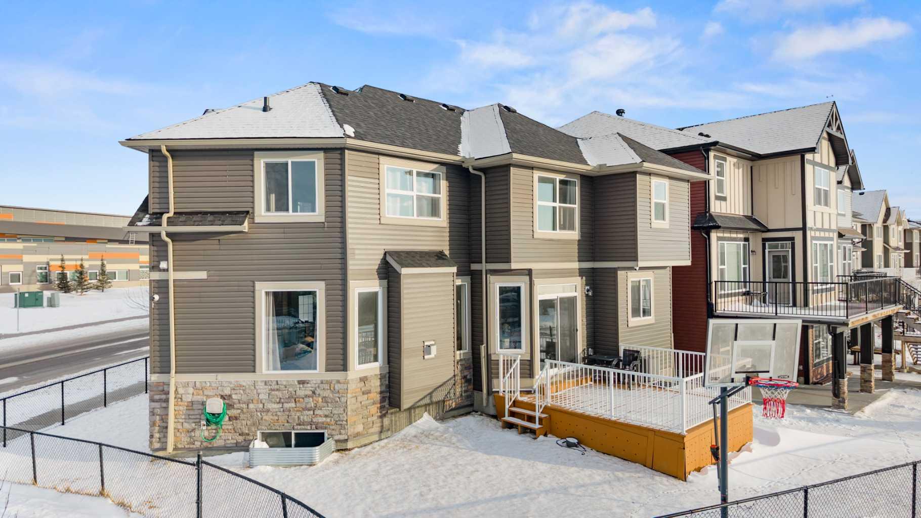 8487 Saddlebrook Drive NE