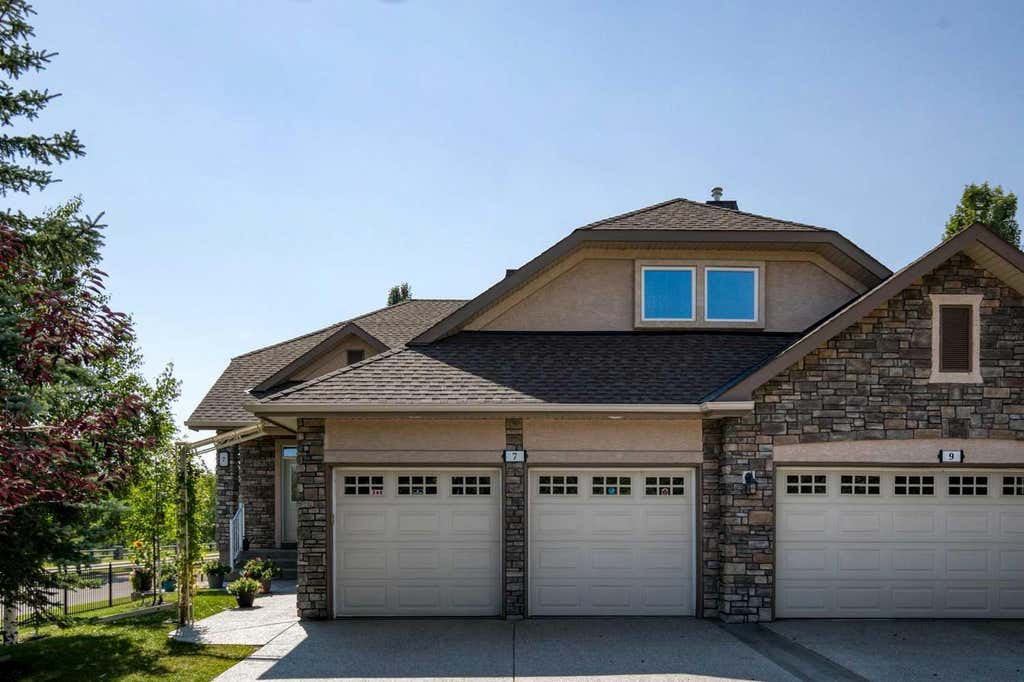 Photo of 7 Wentworth Landing SW, Calgary, AB T3H 5X1 (MLS # A2337445)