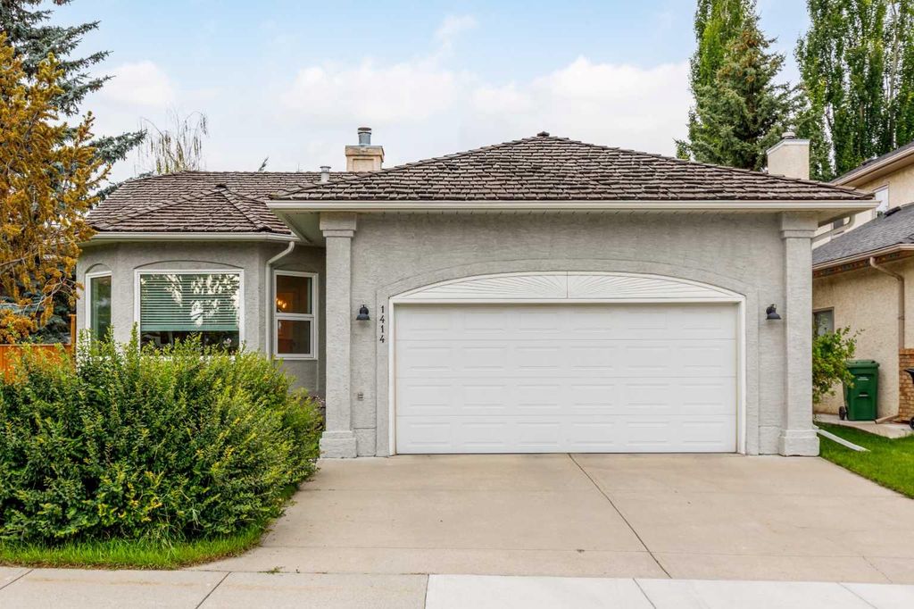 Photo of 1414 Shawnee Drive, Calgary, AB T2Y 2V1 (MLS # A2284108)