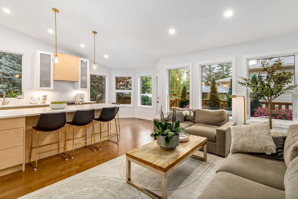 Photo of 1414 Shawnee Drive, Calgary, AB T2Y 2V1 (MLS # A2284108)