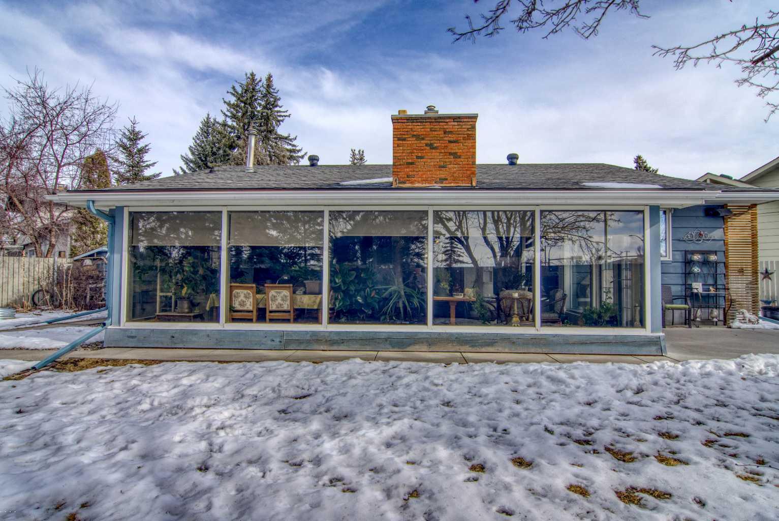 219 Lake Wood Place SE