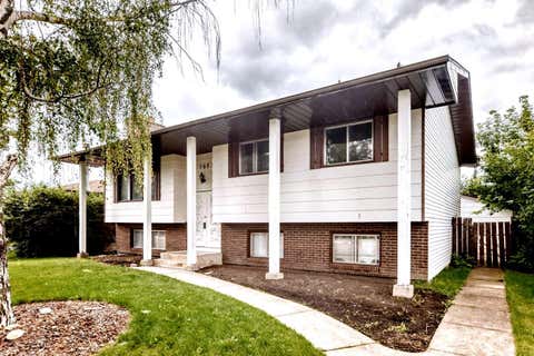 Photo of 165 WILSON Crescent, Red Deer, AB T4N 5V6 (MLS # A2336706)