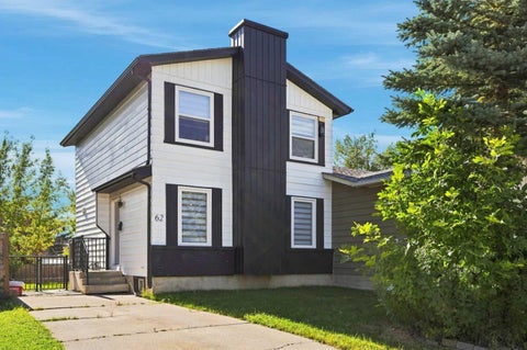 Photo of 62 Deer Ridge Way SE, Calgary, AB T2J 5Y6 (MLS # A2342083)