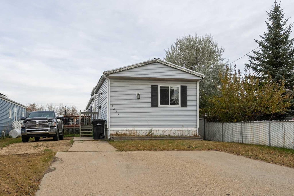 Photo of 5233 47 Street, Camrose, AB T4V 1K3 (MLS # A2314515)