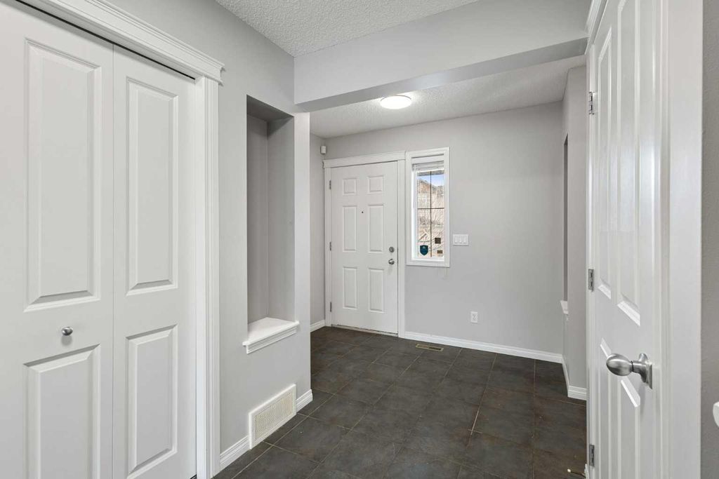 Photo of 72 Pantego Close NW, Calgary, AB T3K 0K1 (MLS # A2307103)