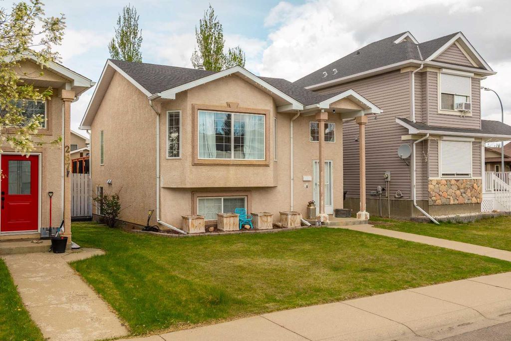 Photo of 263 Peigan Court W, Lethbridge, AB T1K 7N3 (MLS # A2313201)