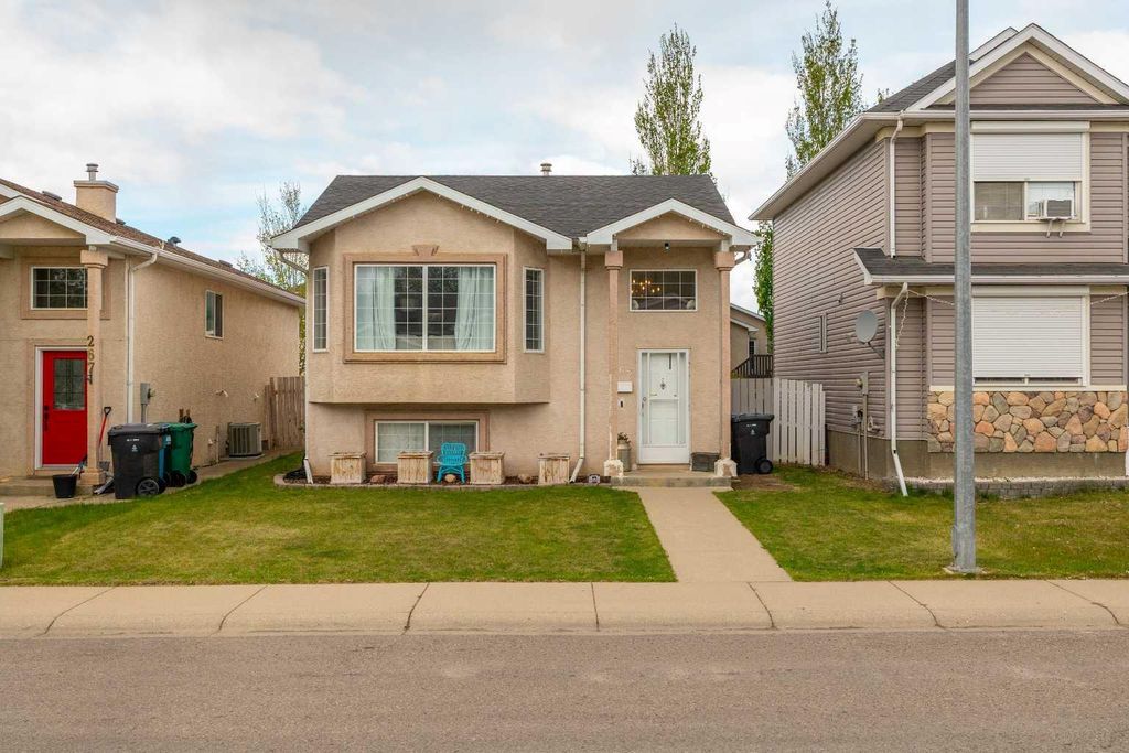 Photo of 263 Peigan Court W, Lethbridge, AB T1K 7N3 (MLS # A2313201)
