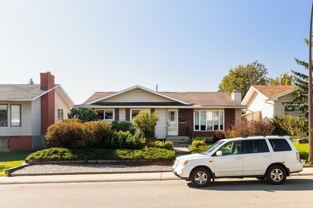 Photo of 346 Rundleview Drive NE, Calgary, AB T1Y 1H8 (MLS # A2343853)