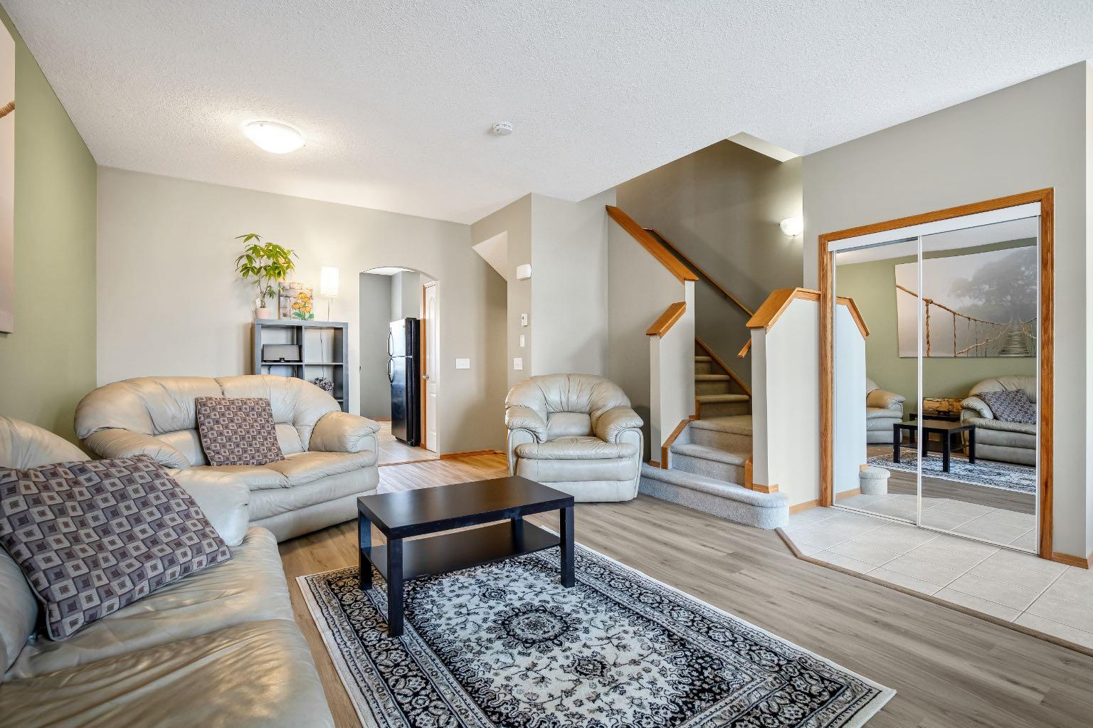 209 Strathcona Circle