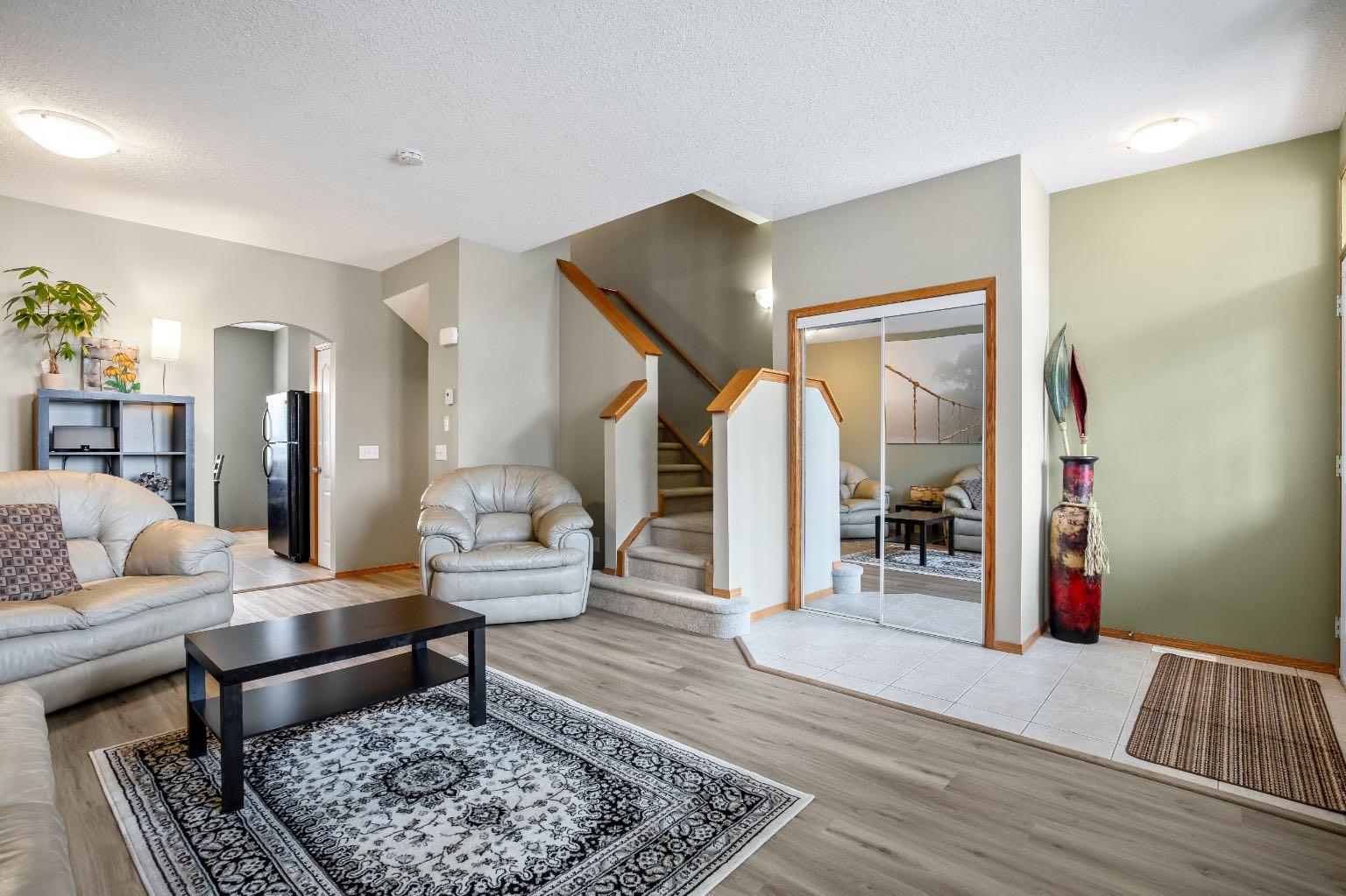 209 Strathcona Circle