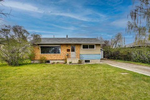 Photo of 8316 43 Avenue NW, Calgary, AB T3B 1X9 (MLS # A2308433)