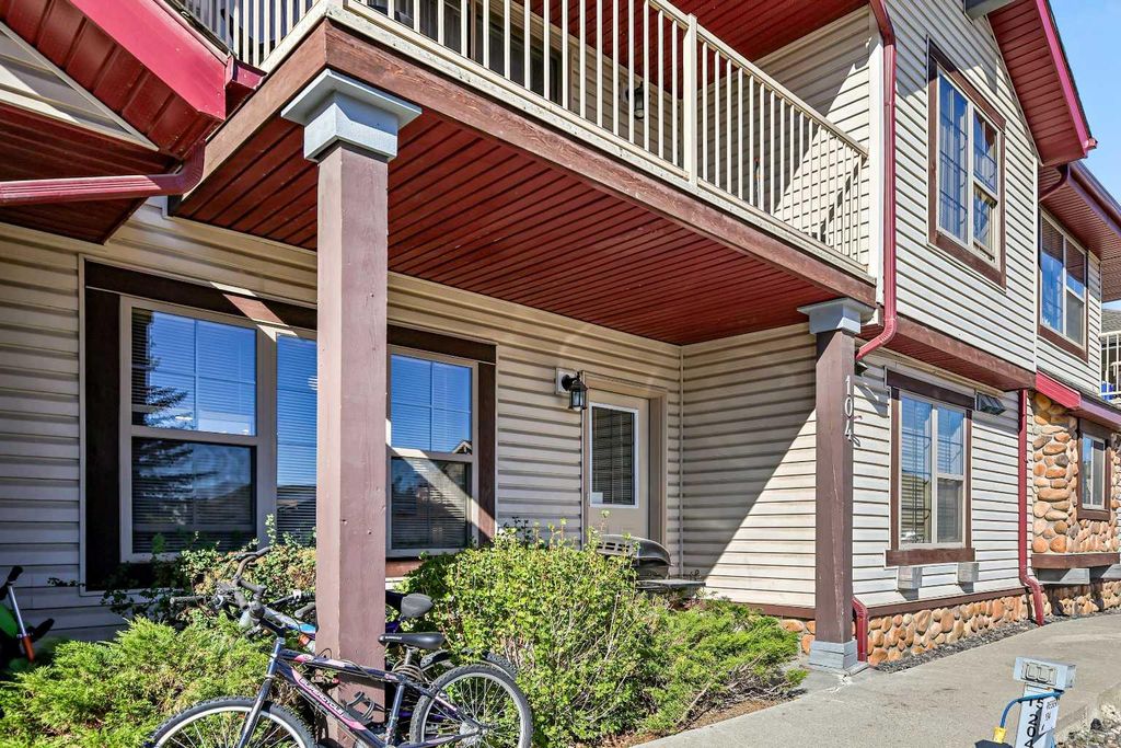 Photo of 15 Everridge Square SW #104, Calgary, AB T2Y 5J5 (MLS # A2297574)
