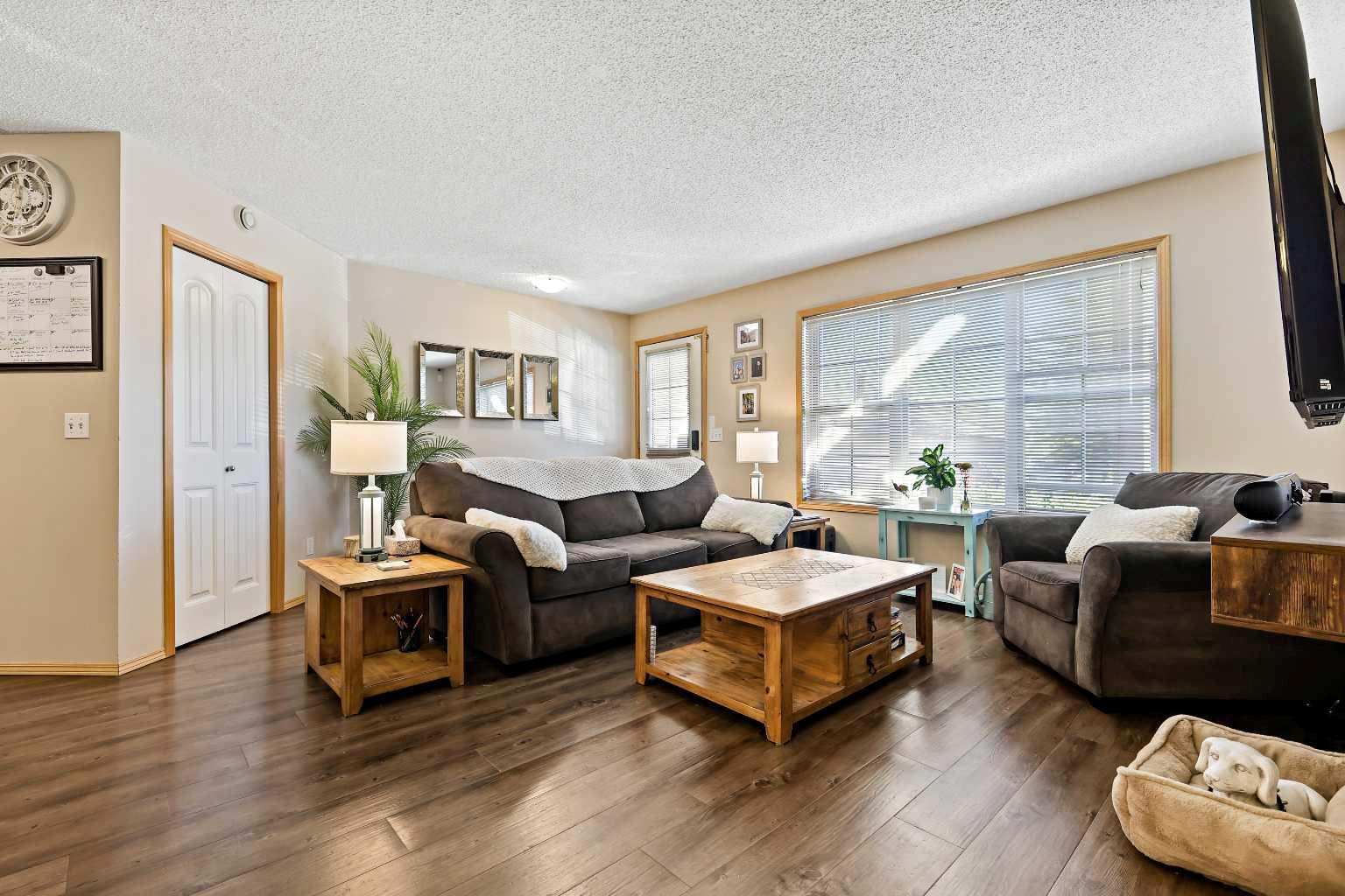 15 Everridge Square SW 104