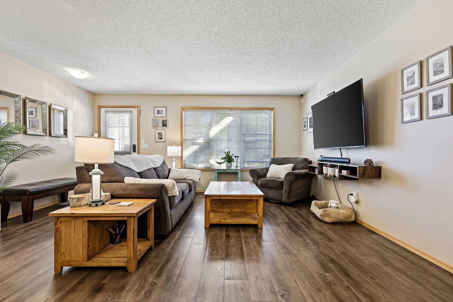 15 Everridge Square SW 104