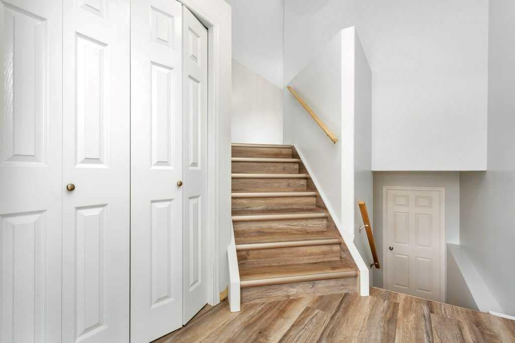 Photo of 108 Old Boomer Road, Sylvan Lake, AB T4S 2J1 (MLS # A2348375)