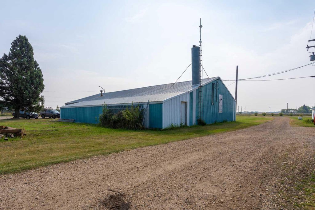 Photo of 5002 50 Street, Strome, AB T0B 4H0 (MLS # A2353807)