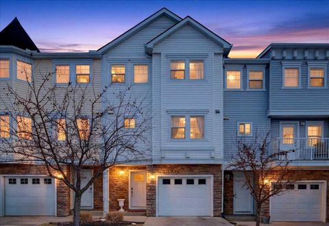 3 Tucker Circle Okotoks AB T1S 2J6