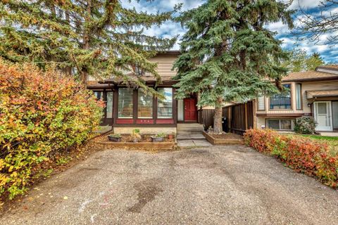 554 Whitehill Place NE Calgary AB T1Y 3G8