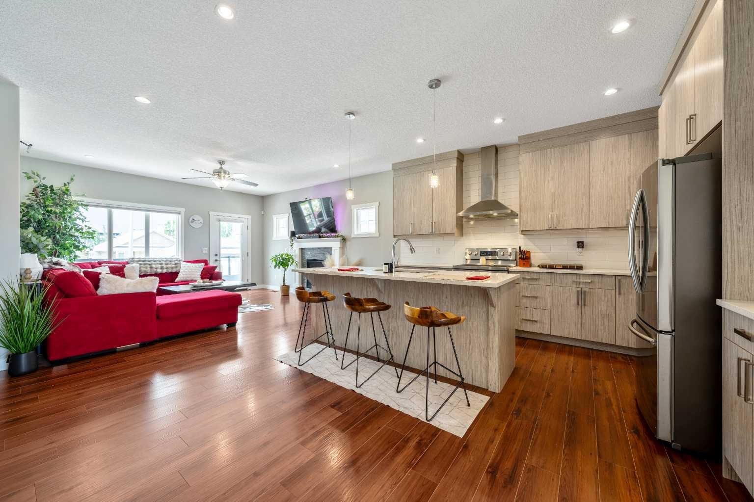 1 Lakes Estates Circle