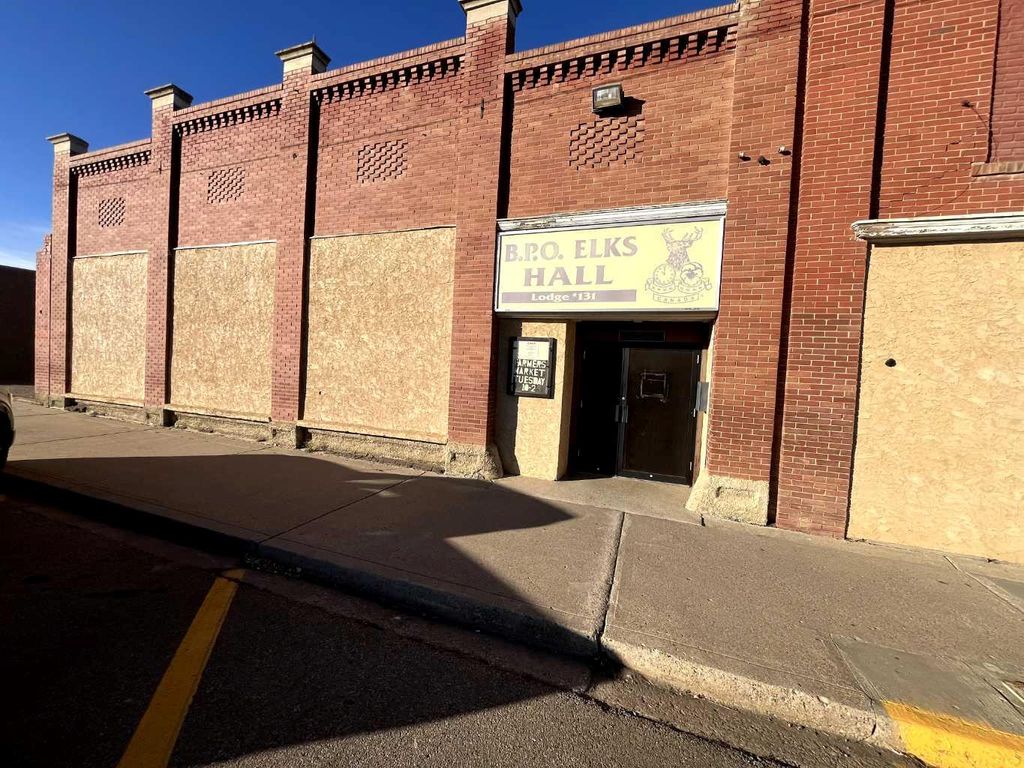 Photo of 5026 49 Ave 49 Avenue, Vermilion, AB T9X 1B7 (MLS # A2265292)