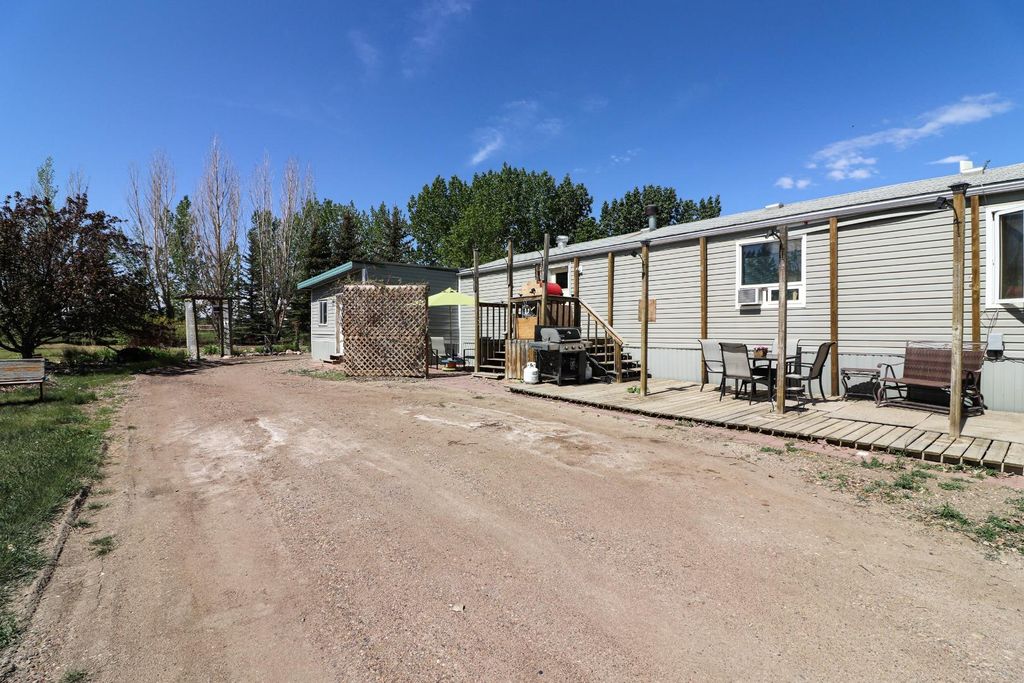 Photo of 711 8 Avenue E, Bow Island, AB T0K 0G0 (MLS # A1225229)