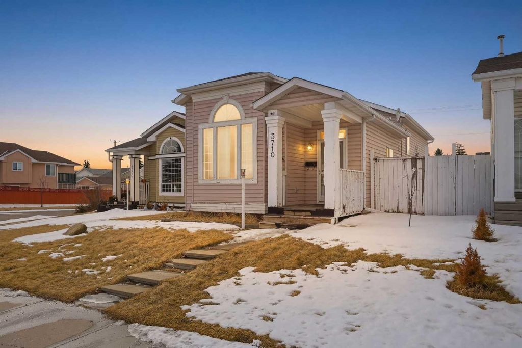 Photo of 3710 Catalina Boulevard NE, Calgary, AB T1Y 6W6 (MLS # A2312276)