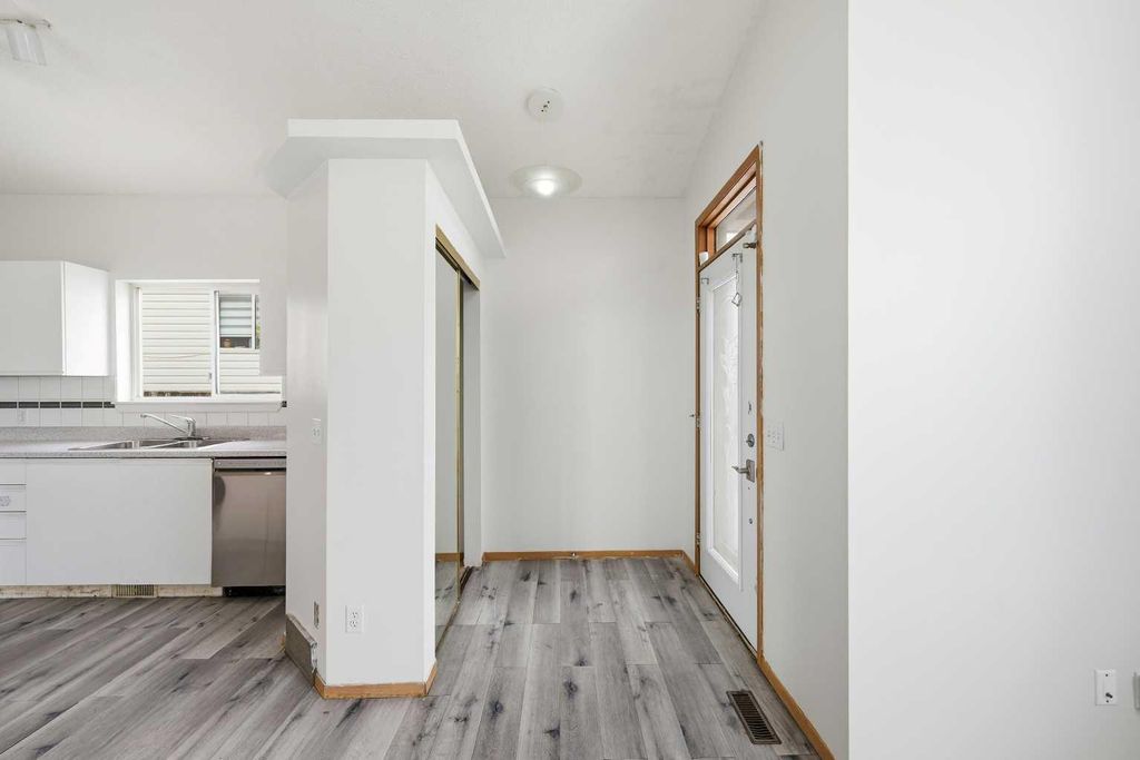 Photo of 3710 Catalina Boulevard NE, Calgary, AB T1Y 6W6 (MLS # A2312276)
